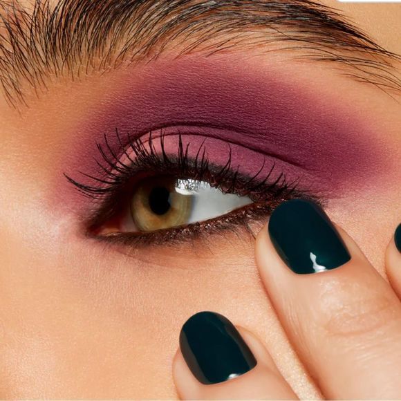 *Last One M•A•C EYE SHADOW -Lens Blur - Picture 2 of 11